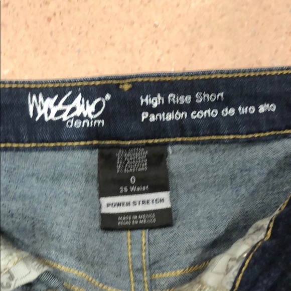 Shorts - Picture 2 of 3